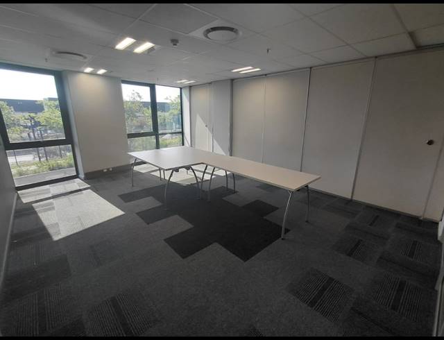 334M² OFFICE TO LET IN VORNA VALLEY